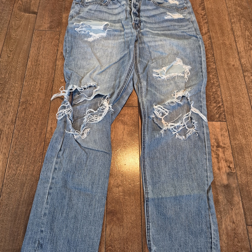 American Eagle Outfitters Light Blue Distressed High-Rise Jeans
